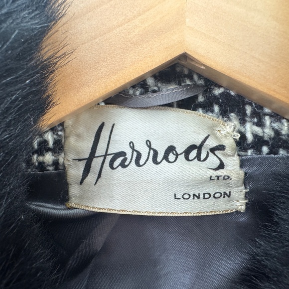 Beautiful Vintage Harrods of London Tweed Wool Suit, Size 4 - Picture 2 of 8